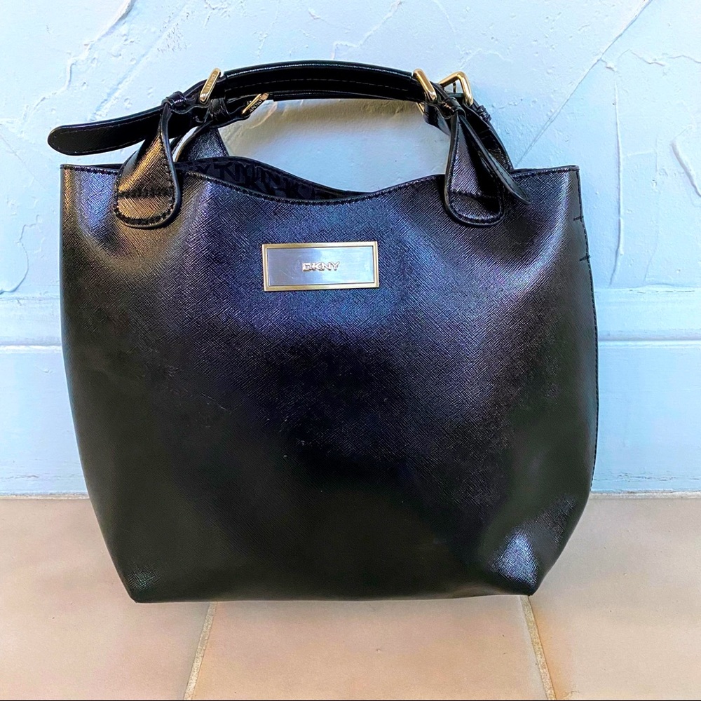 DKNY Saffino Tote Large Handbag with Crossbody Strap